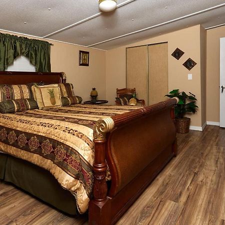Room In Bb - Pleasant Days Bb Tropical Master Suite Homosassa Εξωτερικό φωτογραφία