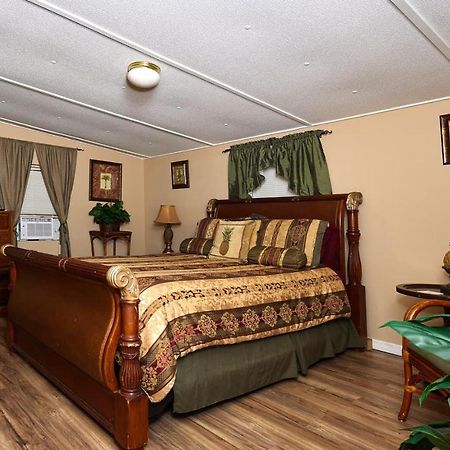Room In Bb - Pleasant Days Bb Tropical Master Suite Homosassa Εξωτερικό φωτογραφία