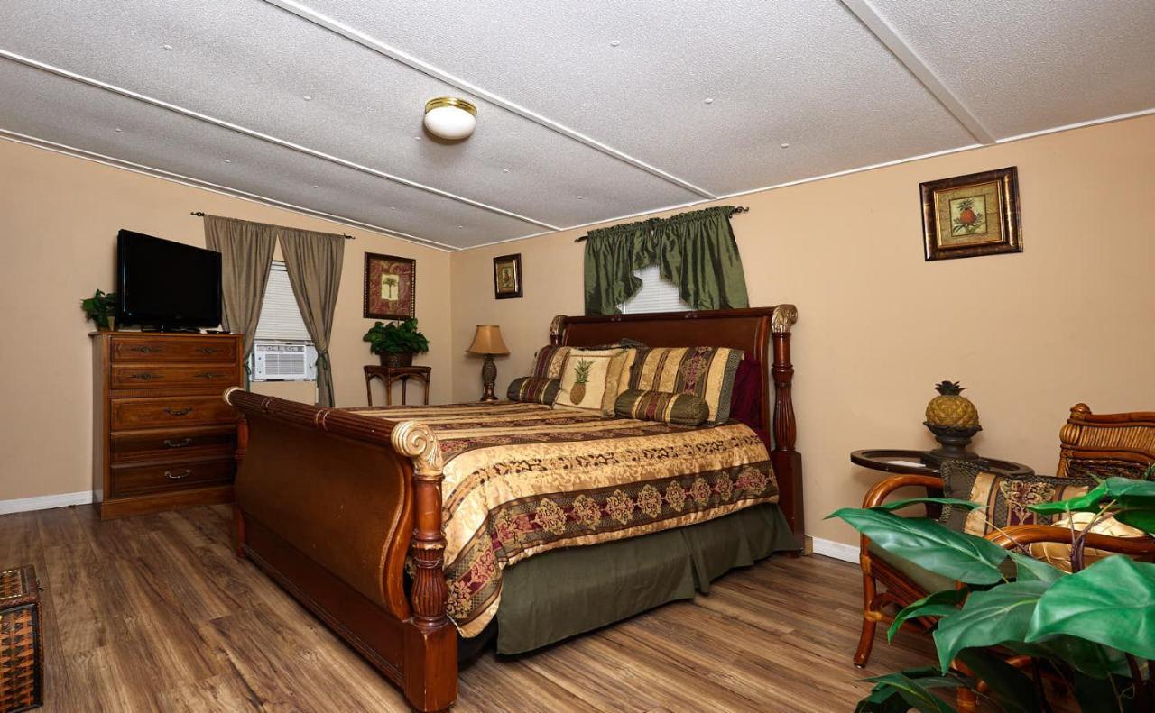 Room In Bb - Pleasant Days Bb Tropical Master Suite Homosassa Εξωτερικό φωτογραφία